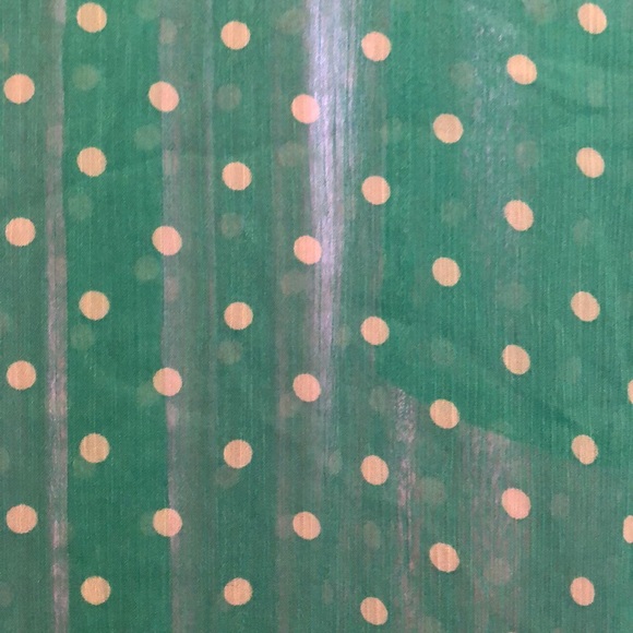 Ladies green and white polka dot cold shoulder 1X - Picture 8 of 9